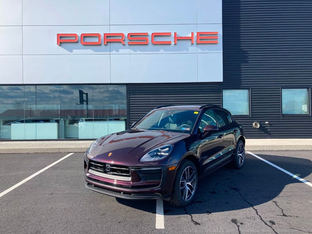 2024 Porsche Macan   - 22182140 | Video 1