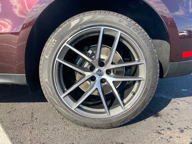 2024 Porsche Macan   - 22182140 - 12