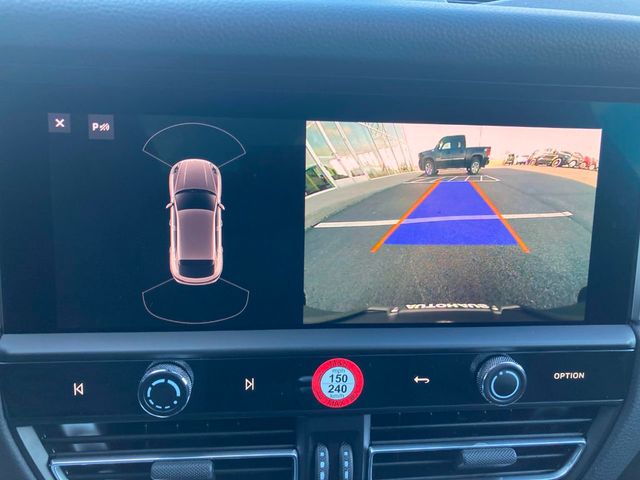 2024 Porsche Macan   - 22182140 - 19