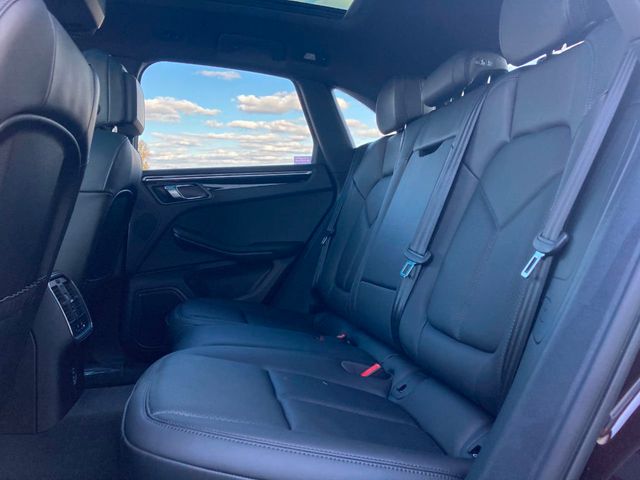 2024 Porsche Macan   - 22182140 - 22