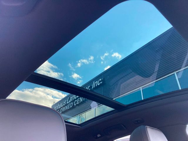 2024 Porsche Macan   - 22182140 - 27