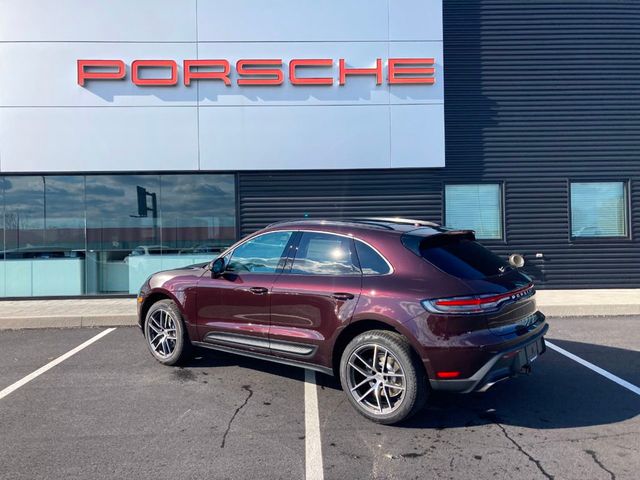 2024 Porsche Macan   - 22182140 - 2