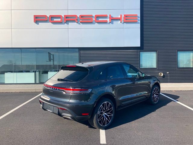 2024 Porsche Macan   - 22209310 - 11