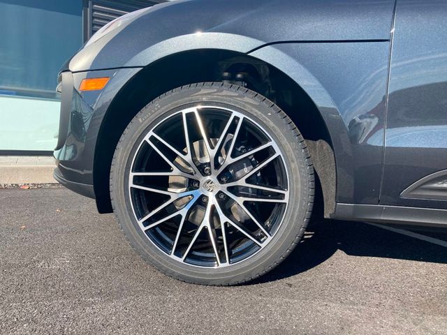 2024 Porsche Macan   - 22209310 - 16