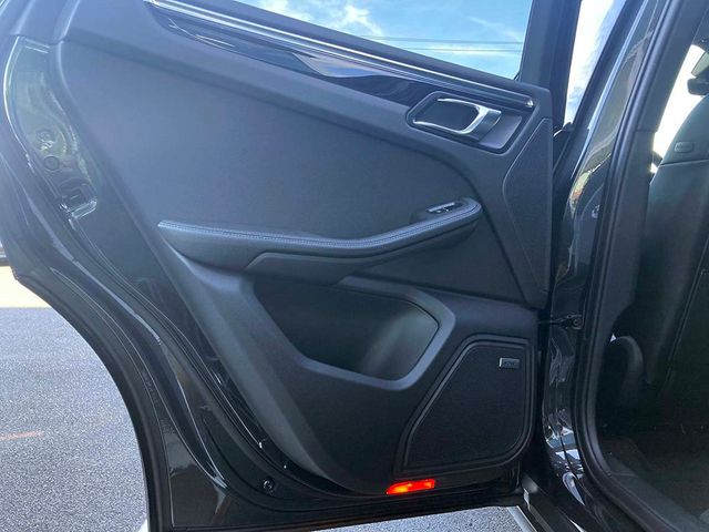 2024 Porsche Macan   - 22209310 - 25