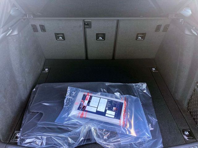 2024 Porsche Macan   - 22209310 - 26