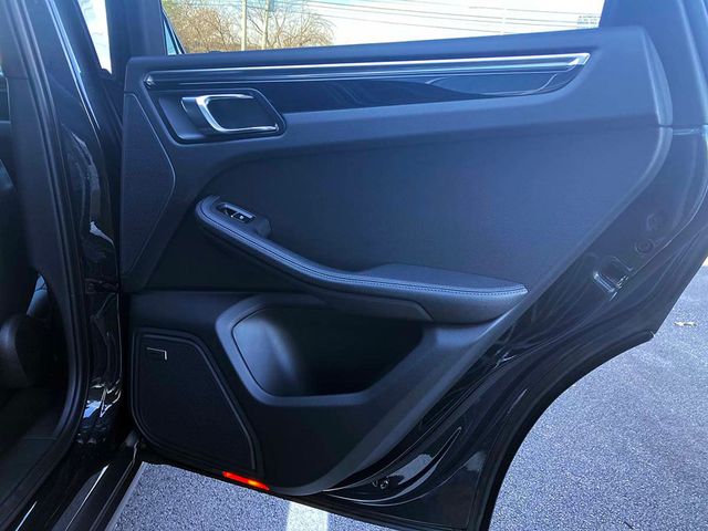 2024 Porsche Macan   - 22209310 - 27