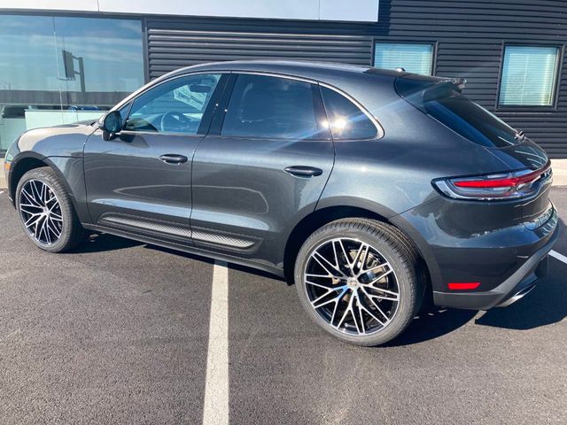 2024 Porsche Macan   - 22209310 - 2