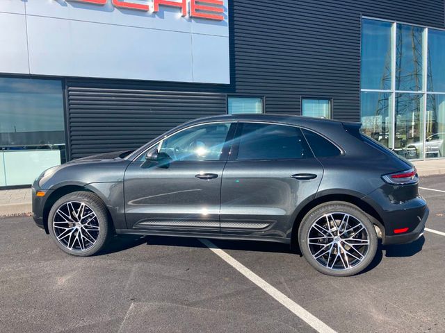2024 Porsche Macan   - 22209310 - 37