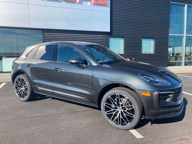 2024 Porsche Macan   - 22209310 - 8
