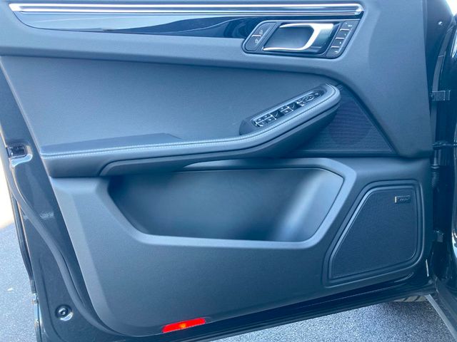 2024 Porsche Macan   - 22331237 - 16