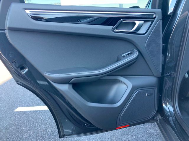 2024 Porsche Macan   - 22331237 - 21