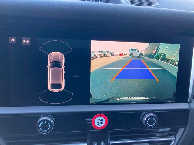 2024 Porsche Macan   - 22344499 - 19