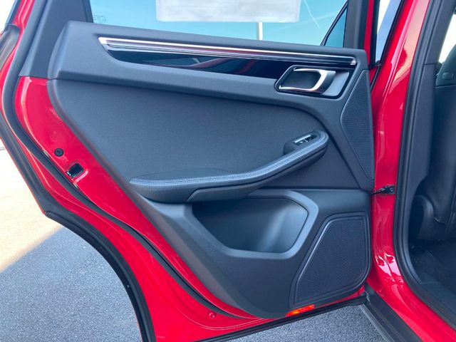 2024 Porsche Macan   - 22344499 - 21
