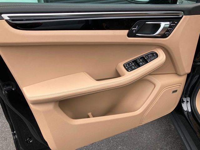 2024 Porsche Macan   - 22380942 - 10