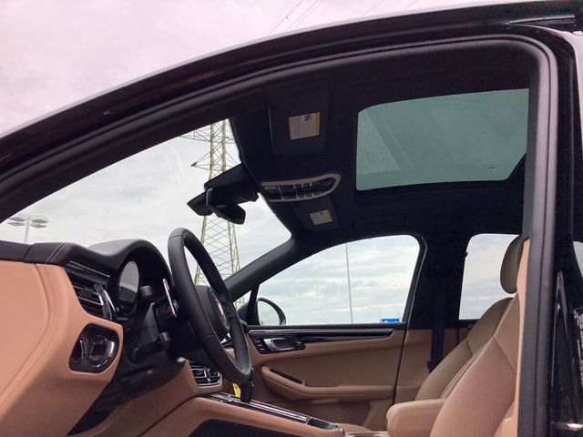 2024 Porsche Macan   - 22380942 - 12