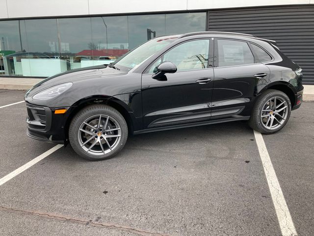 2024 Porsche Macan   - 22380942 - 1