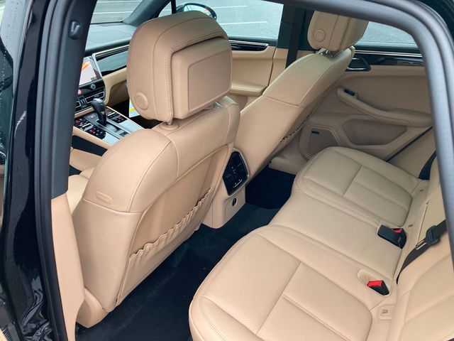 2024 Porsche Macan   - 22380942 - 20