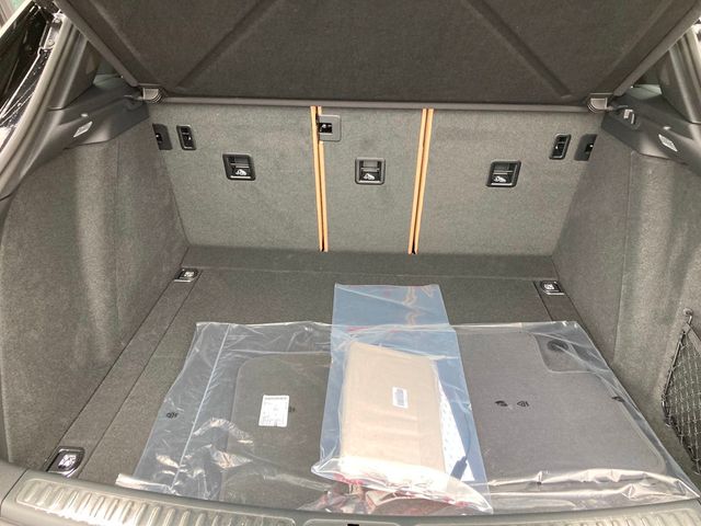 2024 Porsche Macan   - 22380942 - 22