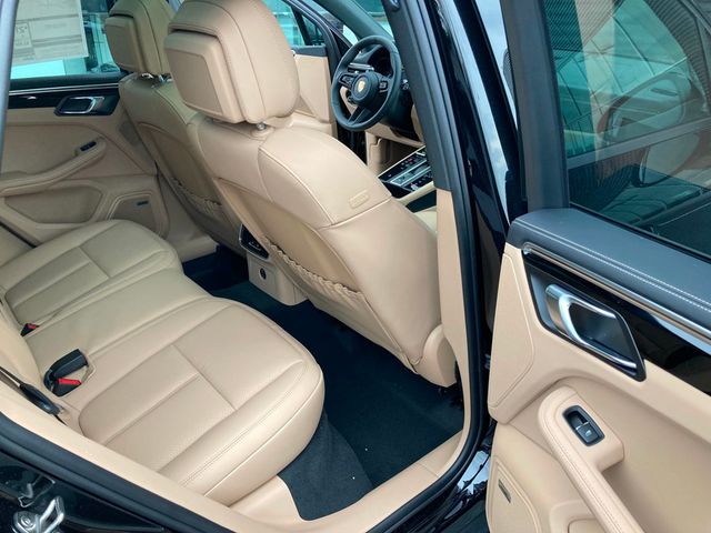 2024 Porsche Macan   - 22380942 - 23