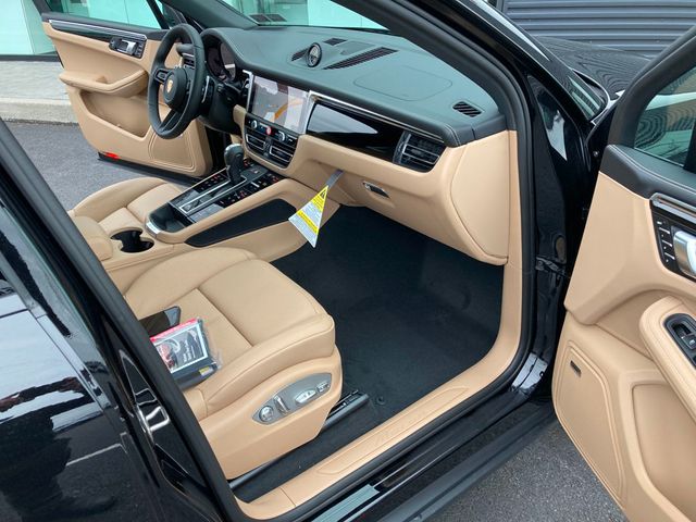 2024 Porsche Macan   - 22380942 - 24
