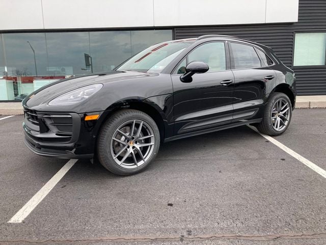 2024 Porsche Macan   - 22380942 - 2