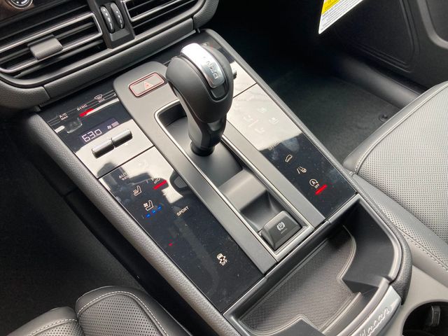 2024 Porsche Macan   - 22407245 - 24