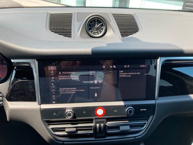 2024 Porsche Macan   - 22517770 - 11