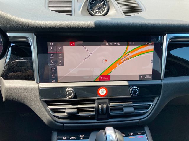 2024 Porsche Macan   - 22517770 - 13