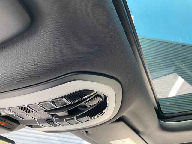 2024 Porsche Macan   - 22517770 - 15