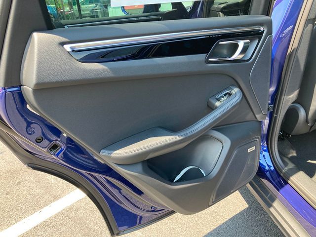 2024 Porsche Macan   - 22517770 - 16