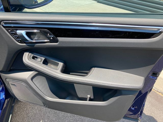 2024 Porsche Macan   - 22517770 - 22