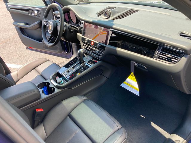 2024 Porsche Macan   - 22517770 - 23