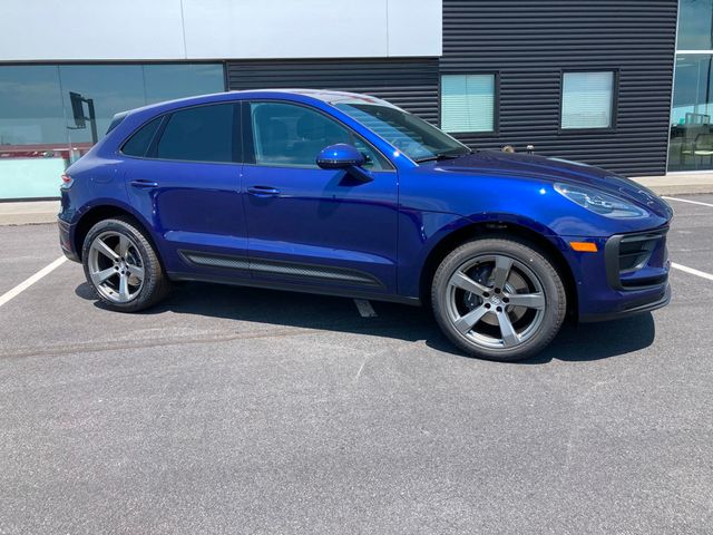 2024 Porsche Macan   - 22517770 - 8