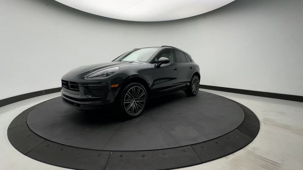 New 2024 Porsche Macan S SUV in Woodland Hills #