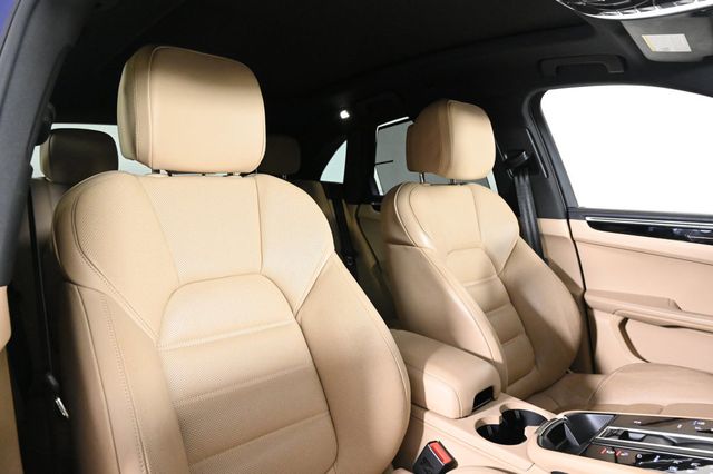 2024 Porsche Macan Base - 22952000 - 17