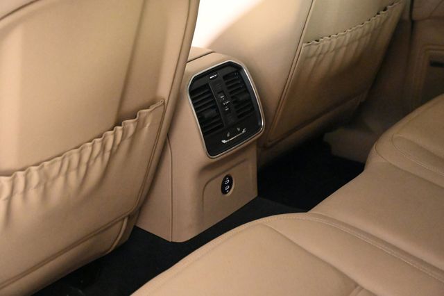 2024 Porsche Macan Base - 22952000 - 19