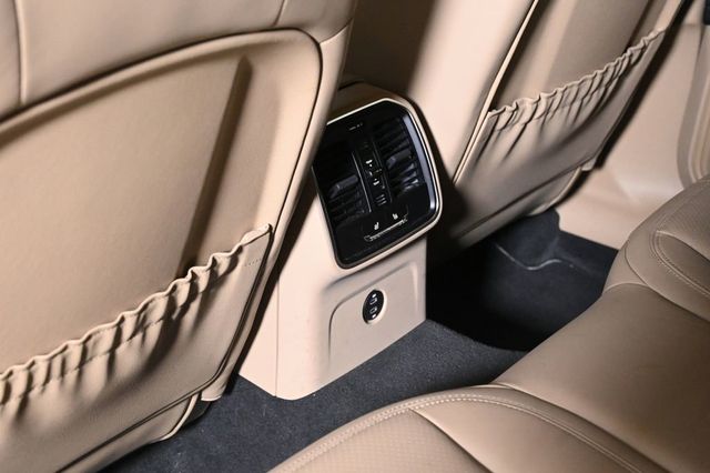 2024 Porsche Macan Base - 23030504 - 19