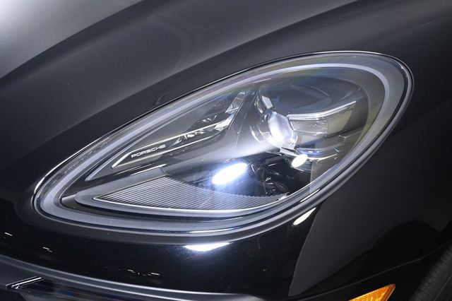 2024 Porsche Macan Base - 23030504 - 23
