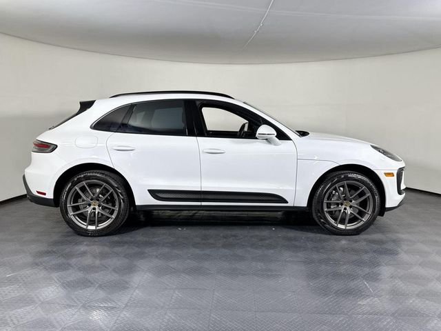 2024 Porsche Macan Base - 23061495 - 7