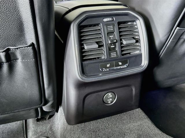 2024 Porsche Macan Base - 23065277 - 19