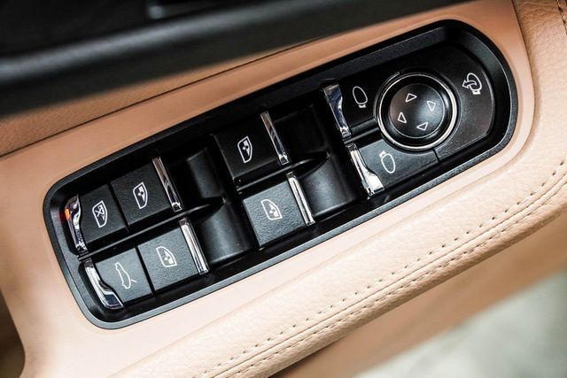 2024 Porsche Macan Base - 22983944 - 43