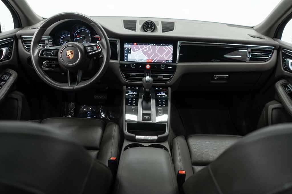 2024 Porsche Macan Base photo 10