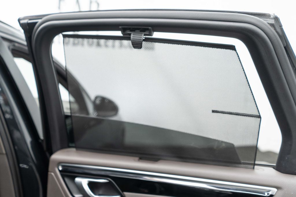 2024 Porsche Macan Base photo 13