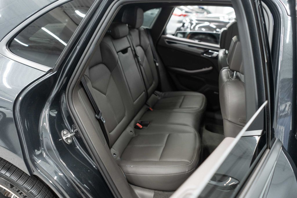 2024 Porsche Macan Base photo 14