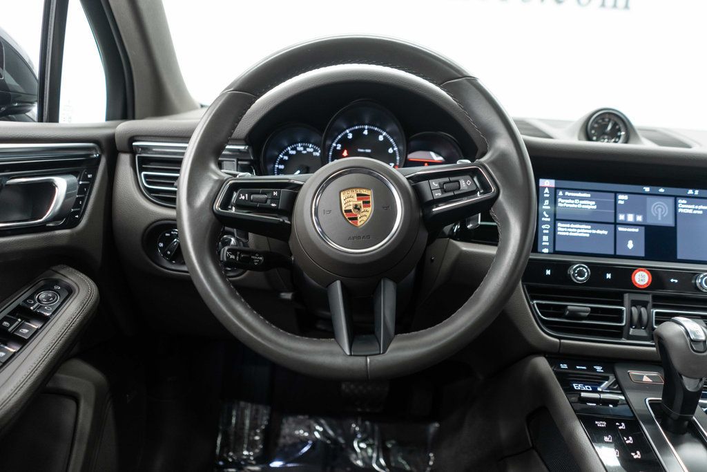 2024 Porsche Macan Base photo 19