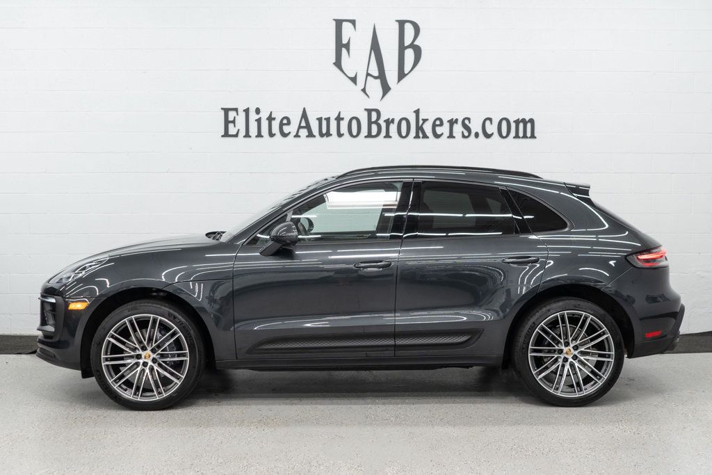 2024 Porsche Macan Base photo 2