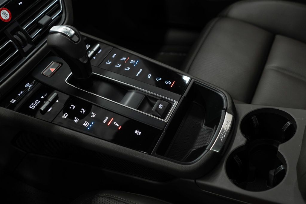 2024 Porsche Macan Base photo 20