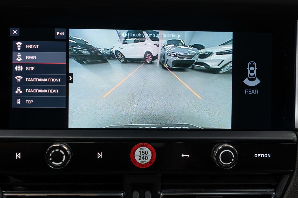 2024 Porsche Macan Base photo 23