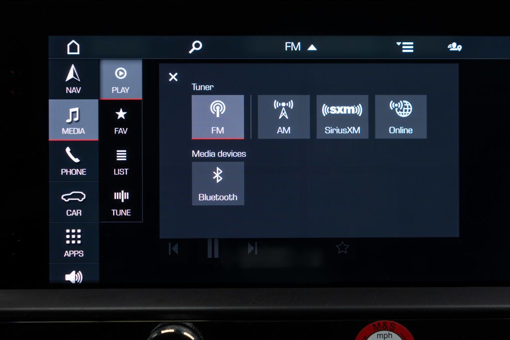 2024 Porsche Macan Base photo 24